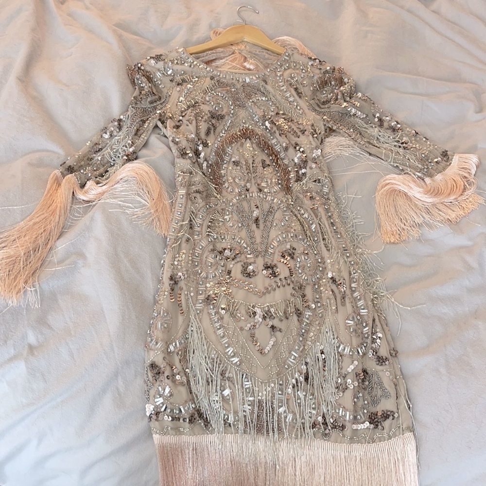 Dress embellished with fringes - Picture 4 of 5